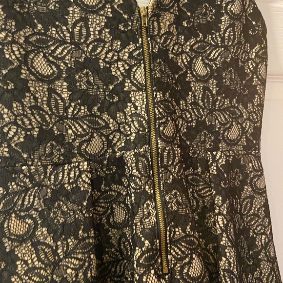 Blue rain black and cream colored lace dress - Picture 2 of 3